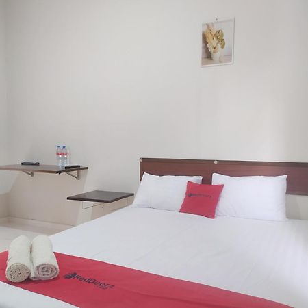Reddoorz Syariah Near Stasiun Purwokerto Hotell Exteriör bild
