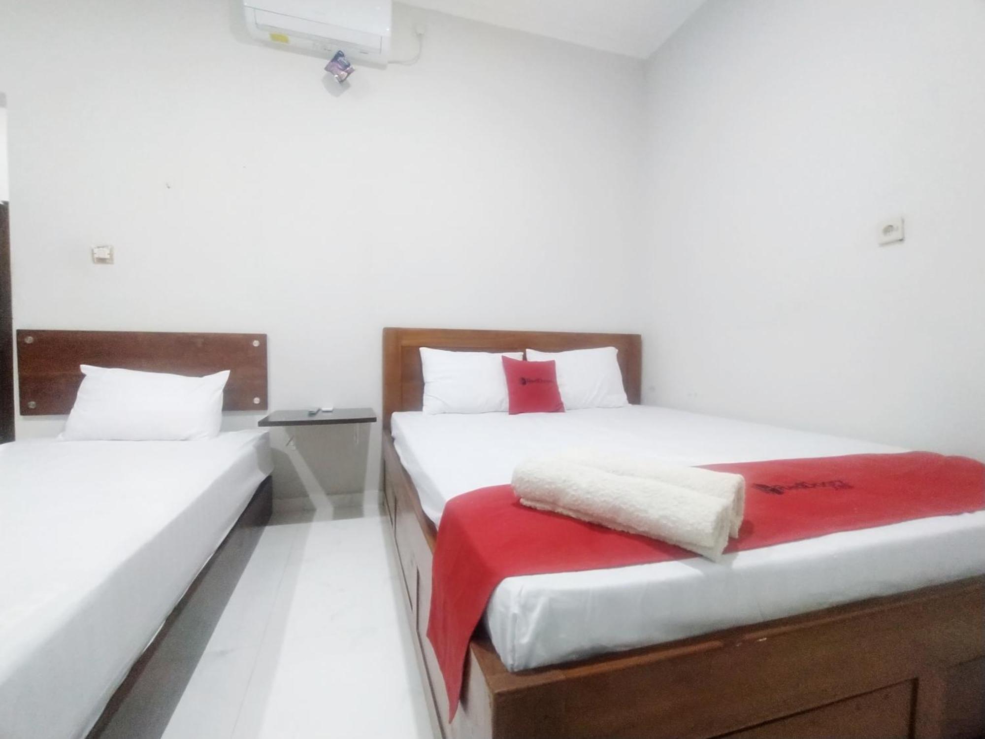 Reddoorz Syariah Near Stasiun Purwokerto Hotell Exteriör bild