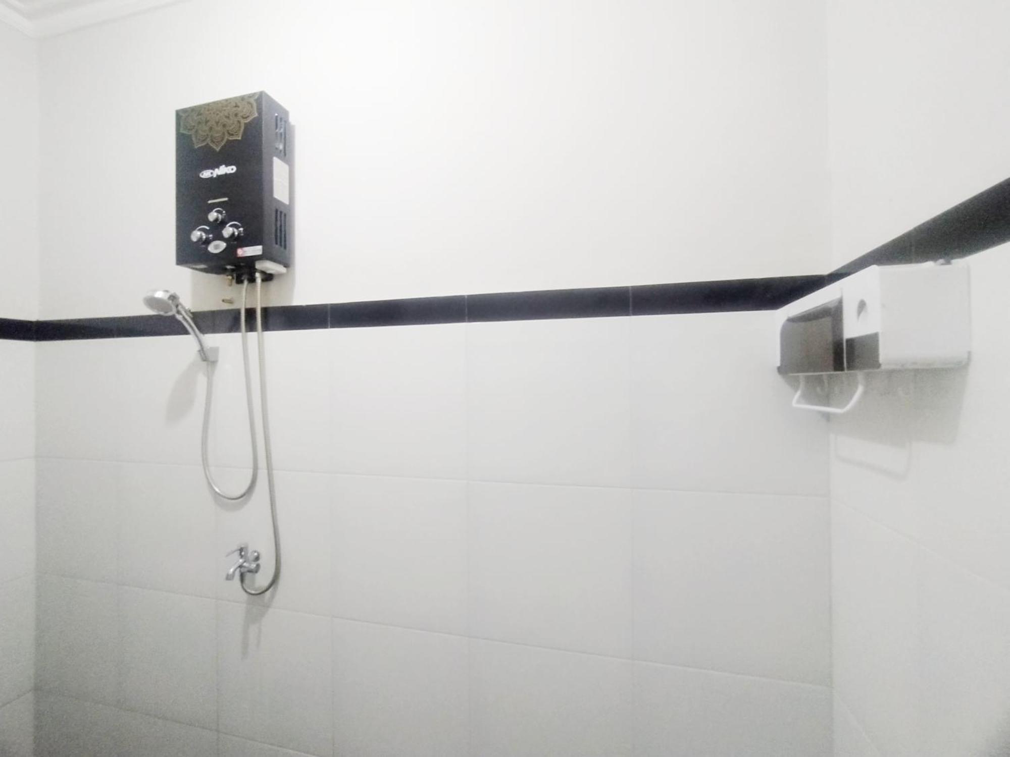 Reddoorz Syariah Near Stasiun Purwokerto Hotell Exteriör bild