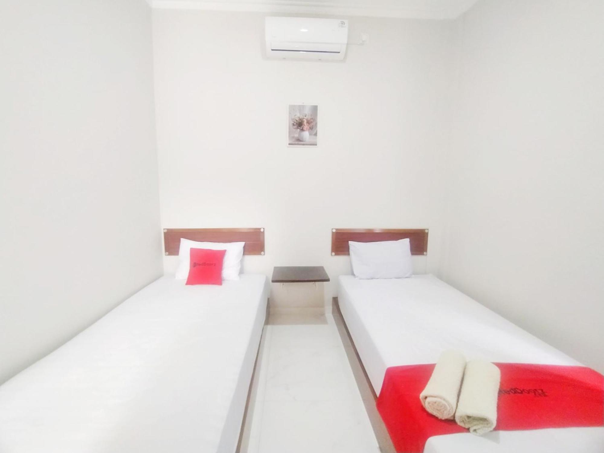Reddoorz Syariah Near Stasiun Purwokerto Hotell Exteriör bild