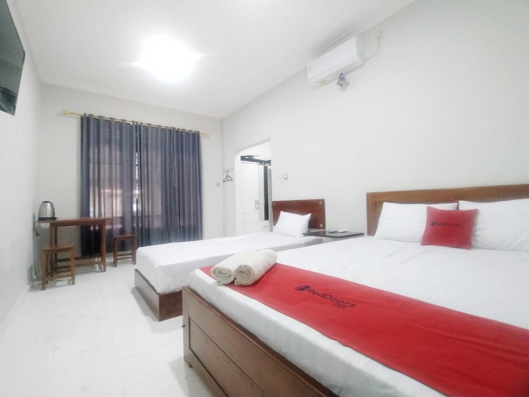 Reddoorz Syariah Near Stasiun Purwokerto Hotell Exteriör bild